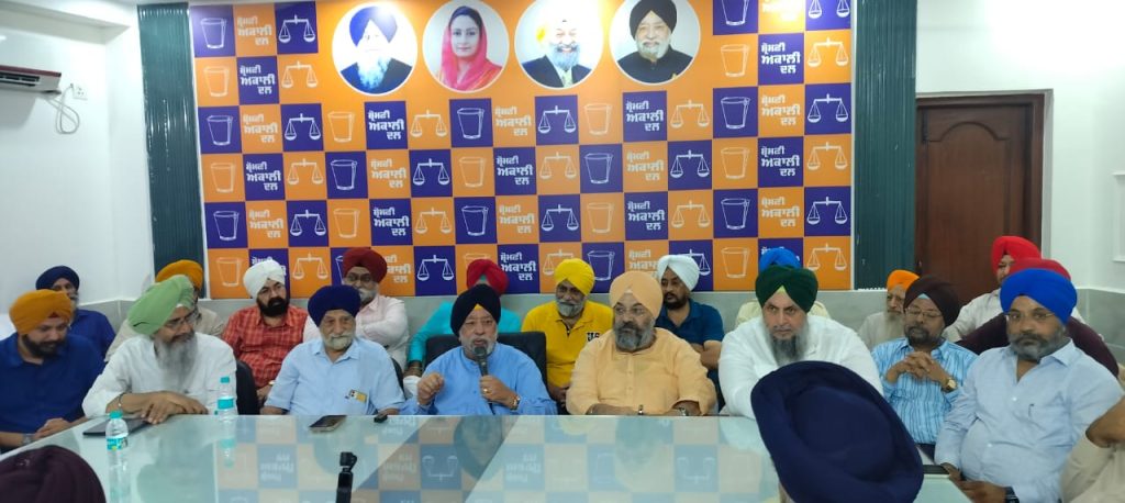 "दिल्ली में शिरोमणि अकाली दल की बैठक: 350वीं शहीदी शताब्दी और DSGMC चुनावों पर रणनीति"